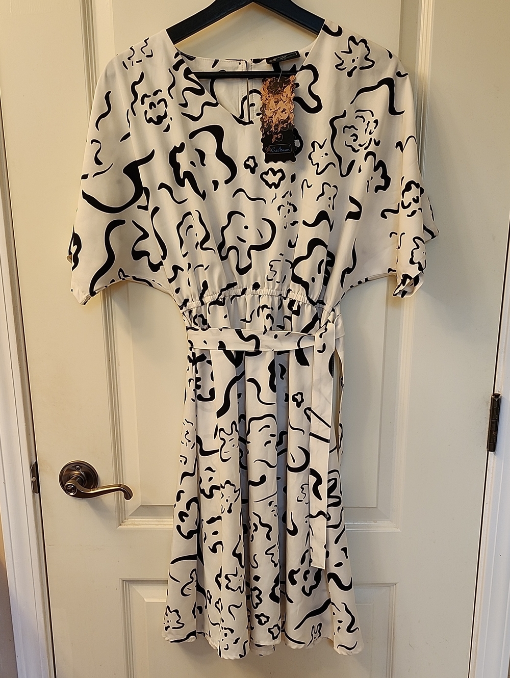 ✨️NWT✨️ CreeSaan Abstract Black & White Midi Dress with Cinched Waist, Small